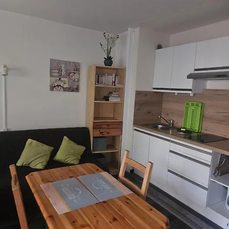 Comfortable Furnished דירה *